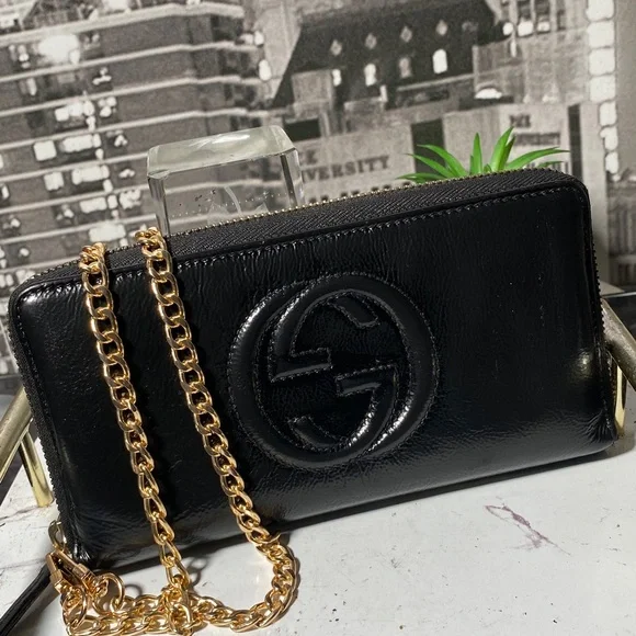 Authentic GUCCI SOHO Interlocking G Patent Leather Zippy Wallet - Picture 4 of 17